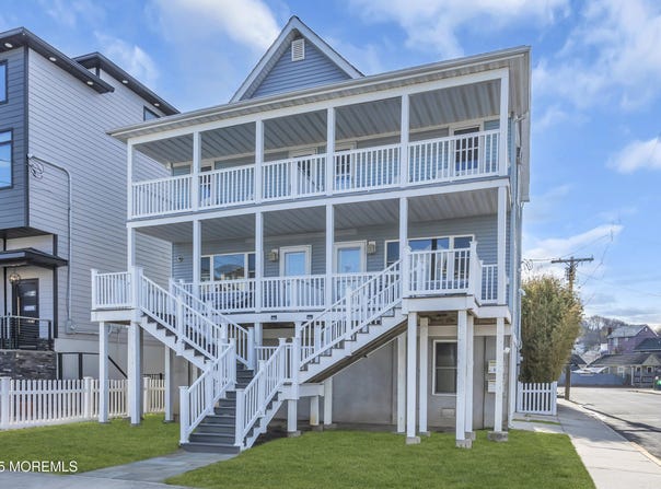 37 Shrewsbury Avenue, Highlands, NJ 07732