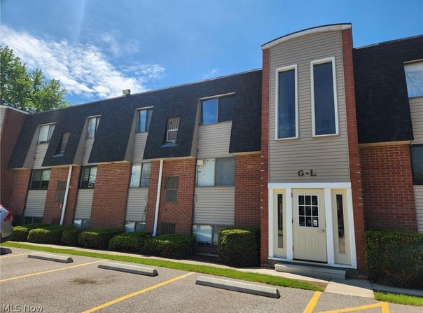 216 Moore Road, Avon Lake, OH 44012
