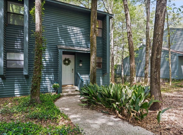 28 Summer Oaks Drive, Daphne, AL 36526