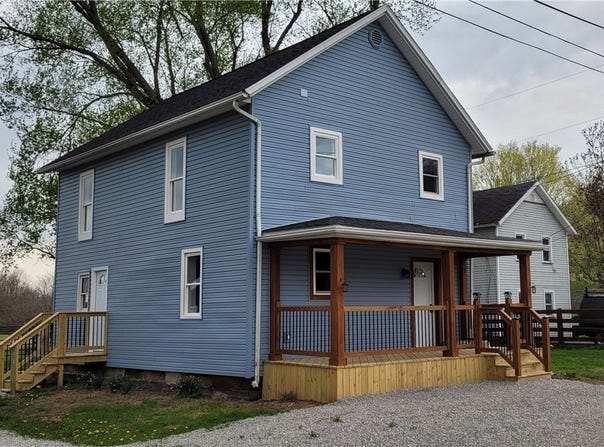 482 Lock Seventeen Road SE, Gnadenhutten, OH 44629