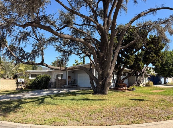 837 W Hollyvale, Glendora, CA 91740
