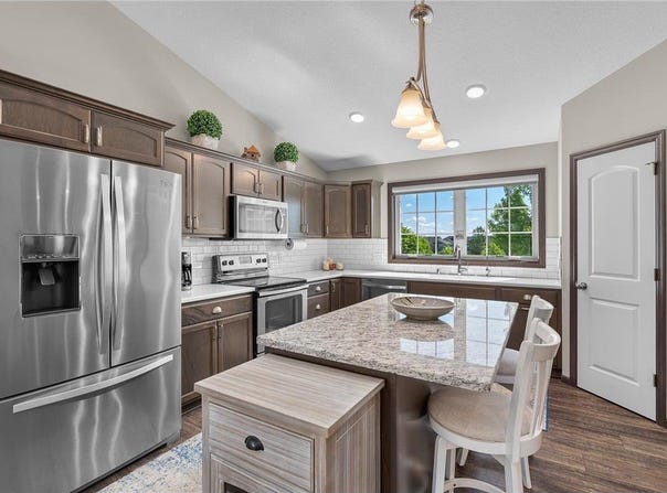 5234 Sundial Lane, Woodbury, MN 55129