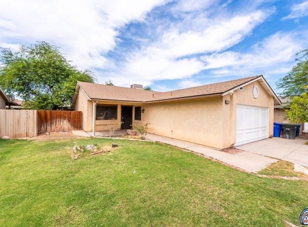 282 Westwind Dr, El Centro, CA 92243
