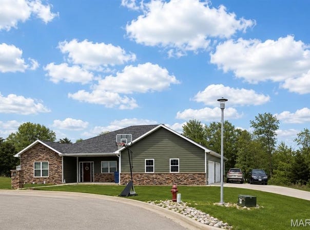 303 KARLIE Court, Linn, MO 65051