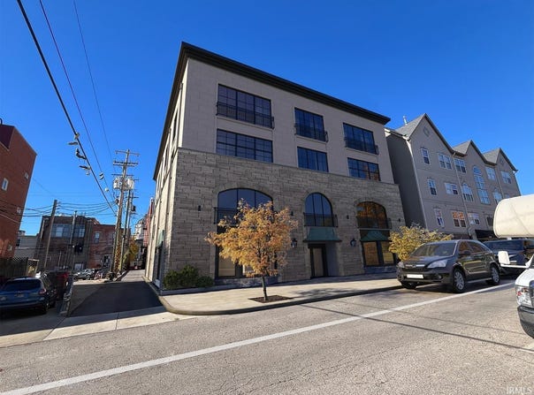 115 N Washington St Unit 302, Bloomington, IN 47408