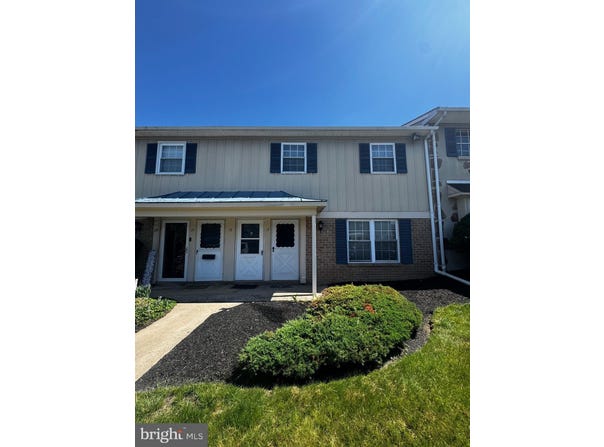 17 DERRY DRIVE, NORTH WALES, PA 19454