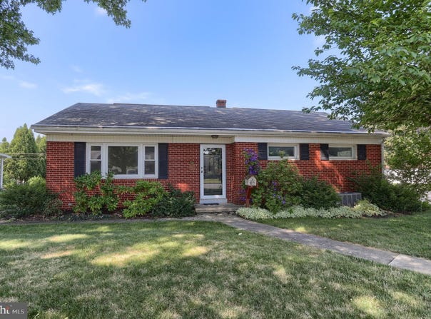 811 S HARRISON STREET, PALMYRA, PA 17078