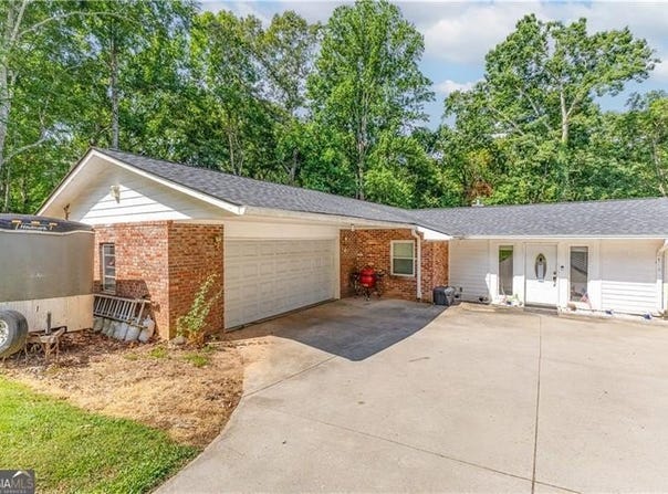 5934 Dolvin, Buford, GA 30518
