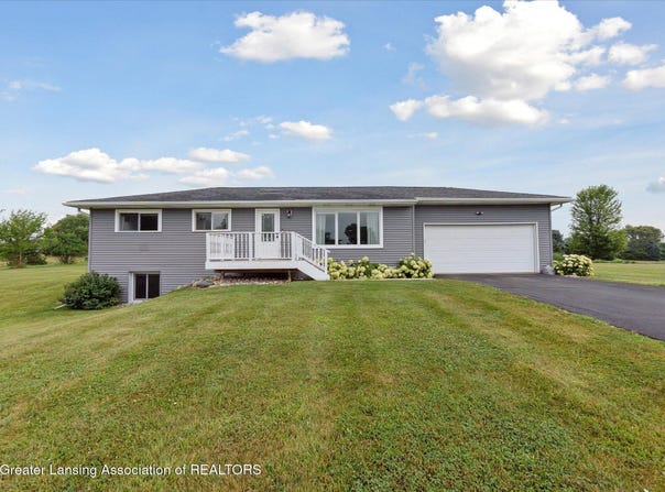 2150 W Parks Road, St. Johns, MI 48879