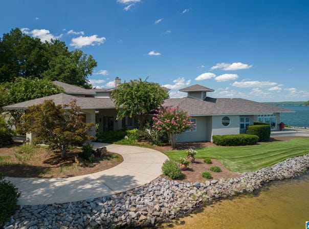 1020 WAKE ROBIN, ECLECTIC, AL 36024
