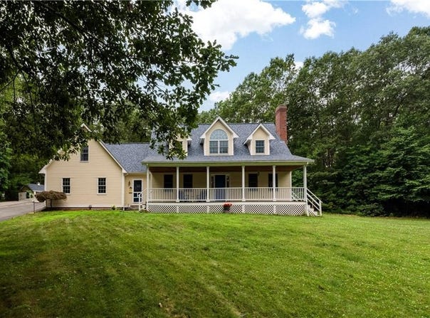 23 Rainbow Lane, North Smithfield, RI 02896