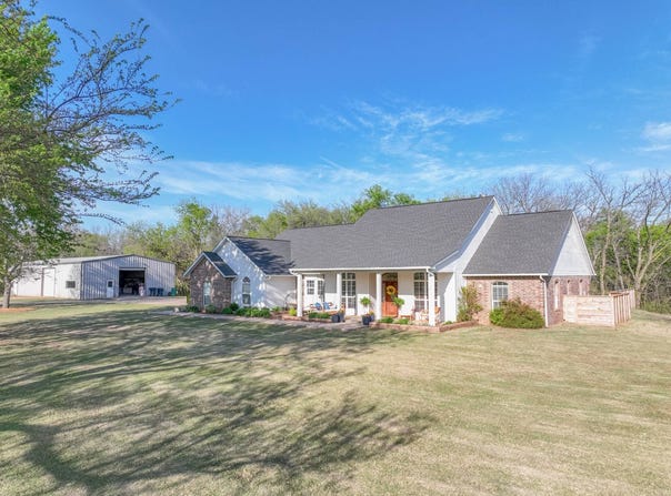 2400 Lost Lake Lane, Yukon, OK 73099