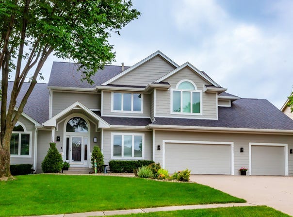 14092 Lake Pointe Drive, Clive, IA 50325