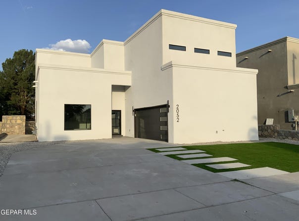 2052 Crystal Ridge Street, El Paso, TX 79938