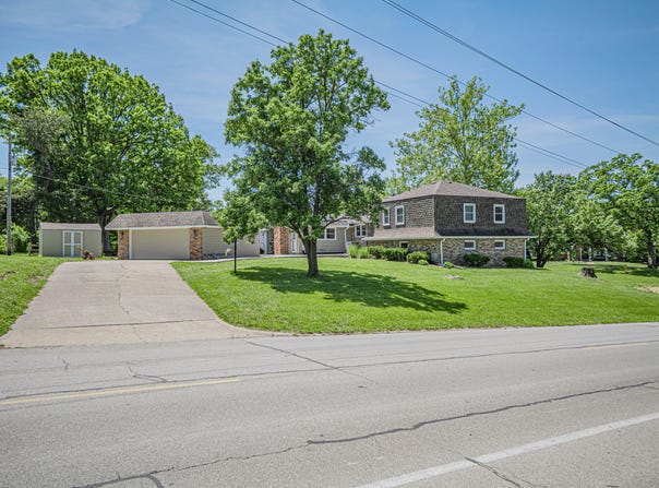 302 Circle Dr, Moberly, MO 65270