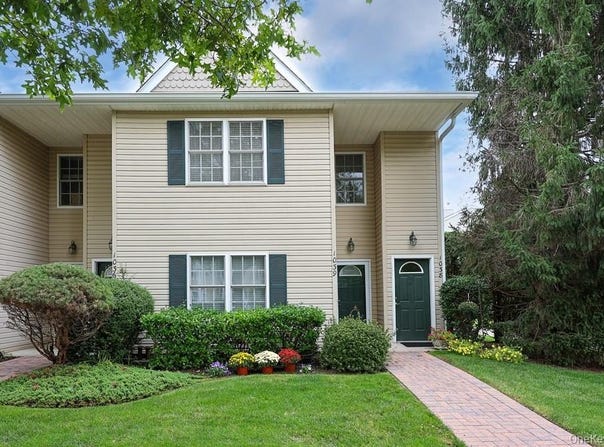 1039 Savoy Drive, Melville, NY 11747