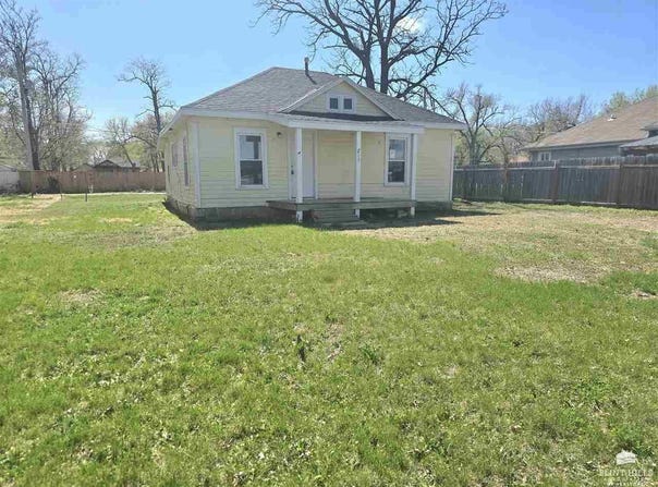 805 W 11th Street, Junction City, KS 66441