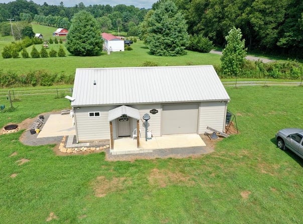 2178 Pilot View Drive, Hillsville, VA 24343
