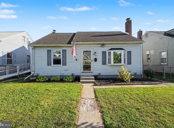 212 WECAF Road, NEW HOLLAND, PA 17557