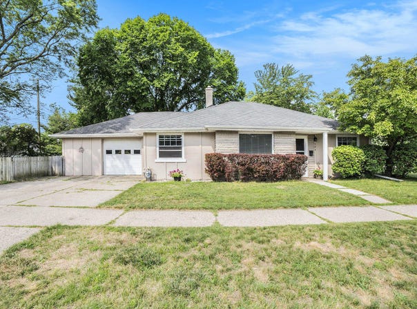 705 S Griffin Street, Grand Haven, MI 49417