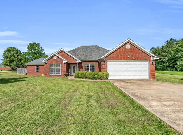 2088 Wolfe Road, Columbus, MS 39705