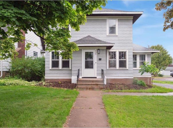 926 N 19th Avenue E, Duluth, MN 55812