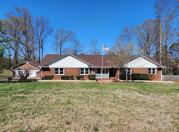 1301 Huckleberry Drive, Lincolnton, NC 28092