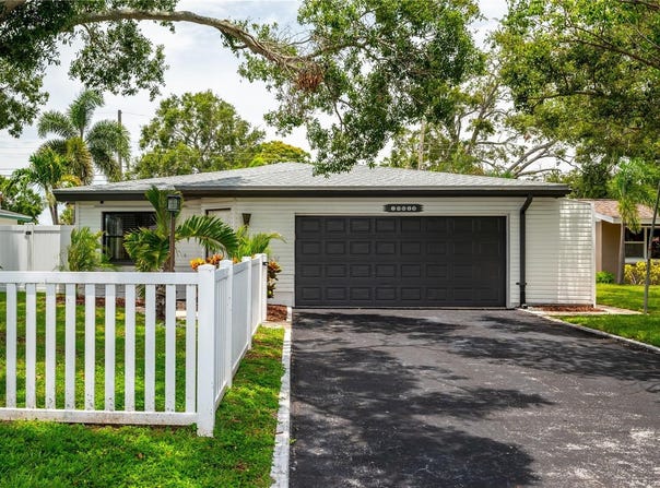 10615 ORANGE BLOSSOM LANE, SEMINOLE, FL 33772