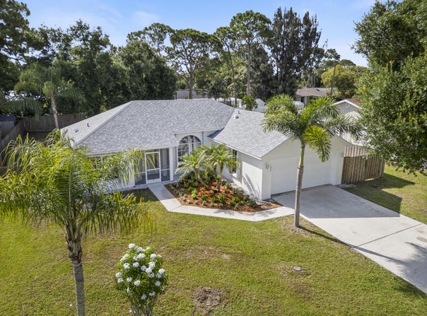 1633 SE Clearmont Street, Port Saint Lucie, FL 34983
