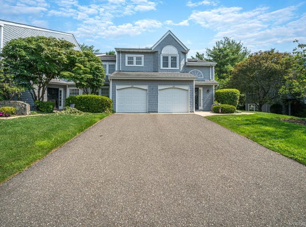 188 Lakebridge Drive N, Kings Park, NY 11754