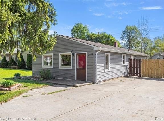 2615 CULBERTSON Avenue, Rochester Hills, MI 48307