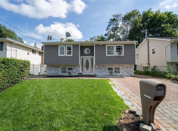 12 Croley Street, Huntington, NY 11743