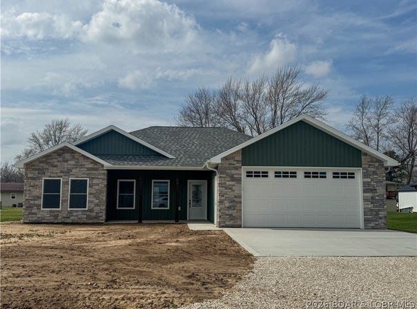 135 McDonald Ave, Versailles, MO 65084