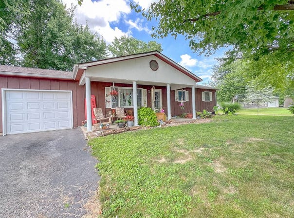 202  W. Liberty St, Pleasant Hill, IL 62366