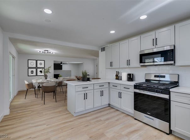 212 View Drive, Las Vegas, NV 89107