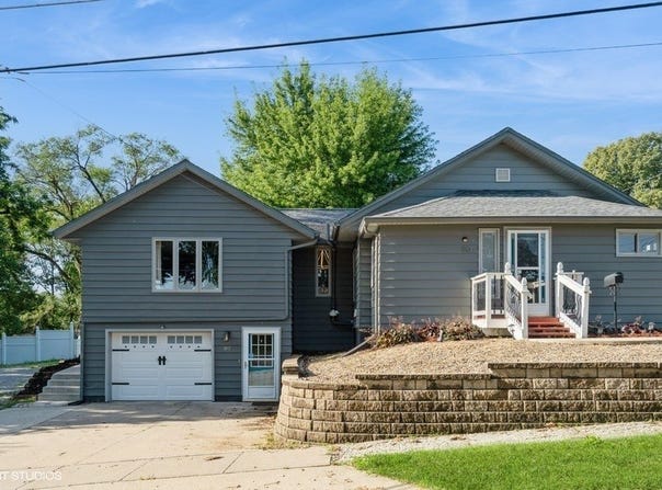 80 Lacona Avenue, Des Moines, IA 50315