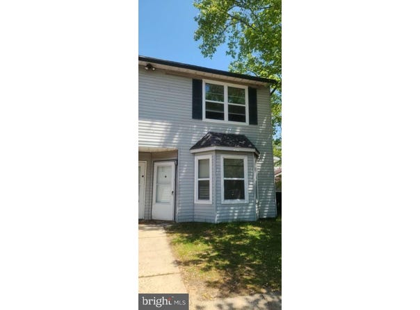 4 HARRINGTON Lane, SICKLERVILLE, NJ 08081