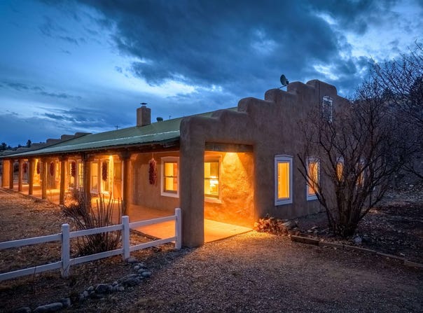 8 Painter Road, El Prado, NM 87529