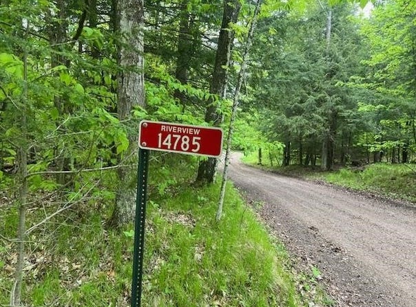 14785 UPHAM Lane, MOUNTAIN, WI 54149-0000