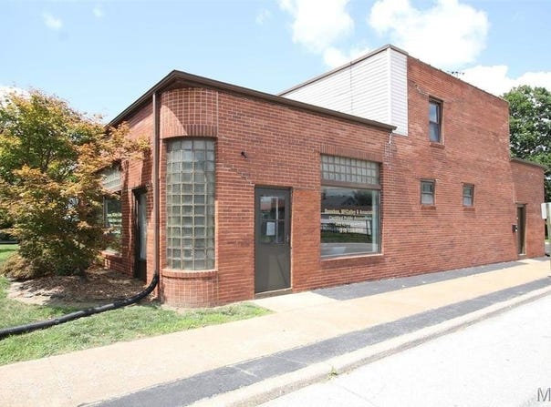855 E Ferguson Avenue, Wood River, IL 62095