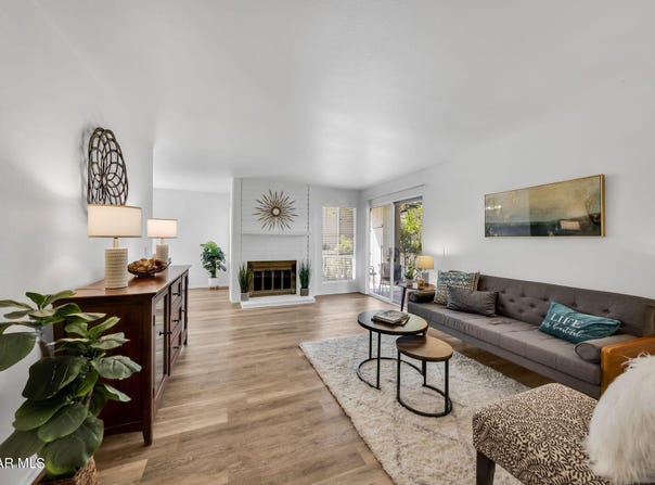 224 Oakleaf Drive, Thousand Oaks, CA 91360