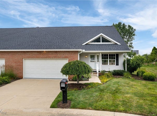 2645 Sawgrass Circle, Massillon, OH 44646