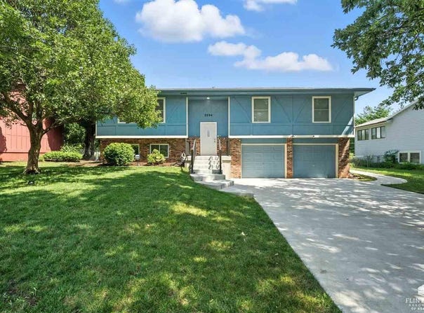 3204 Gary Ave, Manhattan, KS 66502