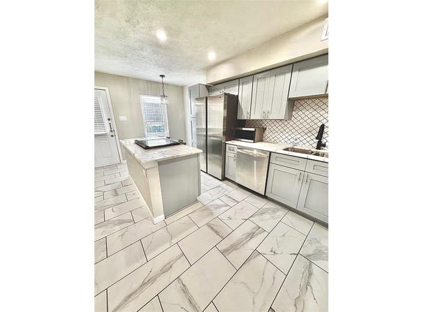 900 S Weatherred Drive, Richardson, TX 75080