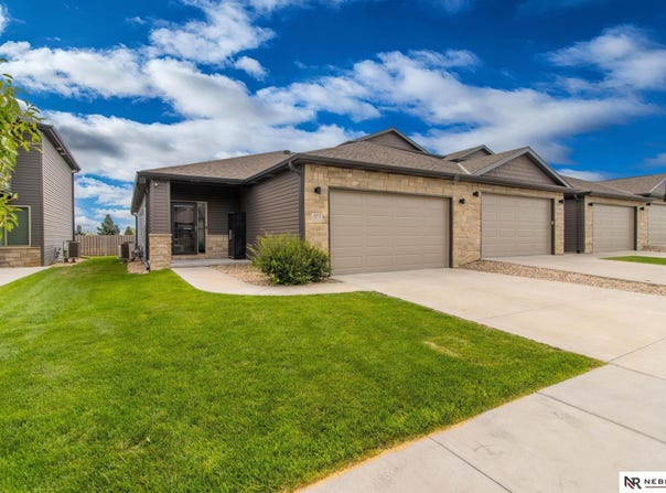 3815 Chileno Drive, Lincoln, NE 68516