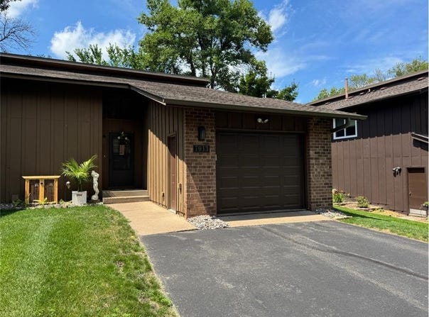 7013 Unity Avenue N, Brooklyn Center, MN 55429