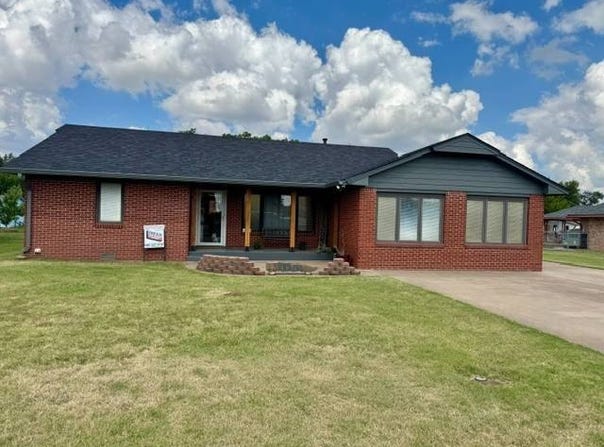 1093 Rose St., Waynoka, OK 73860