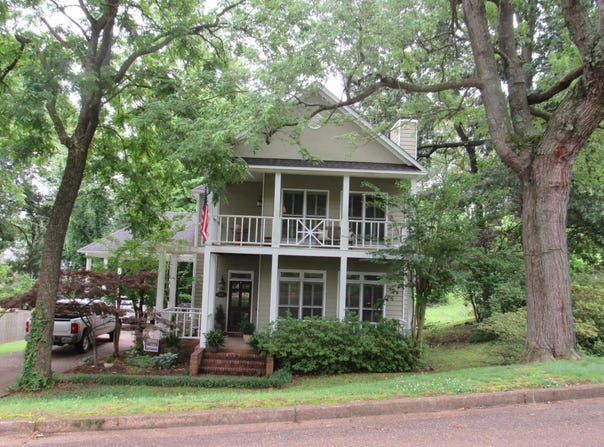 703 IRENE Cir, Covington, TN 38019
