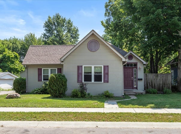 221 N Adams Street, Brownsburg, IN 46112