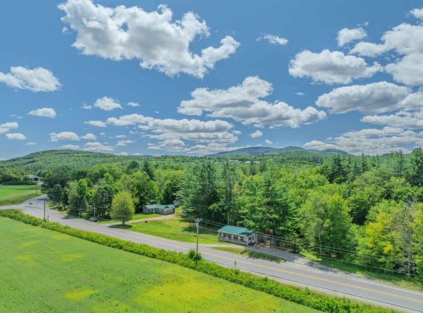 19 Quincy Road, Plymouth, NH 03264